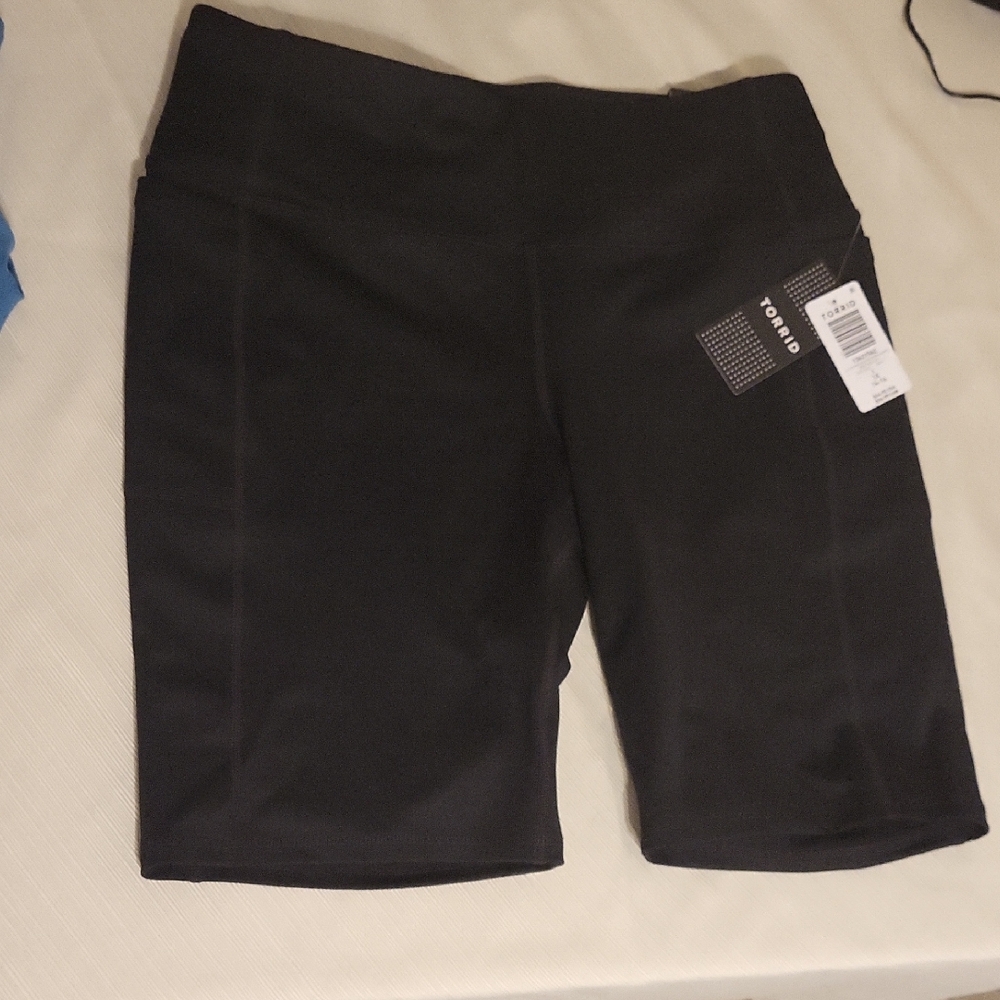 Torrid 1x Women's Sleek Black Bike Shorts. New With Tags